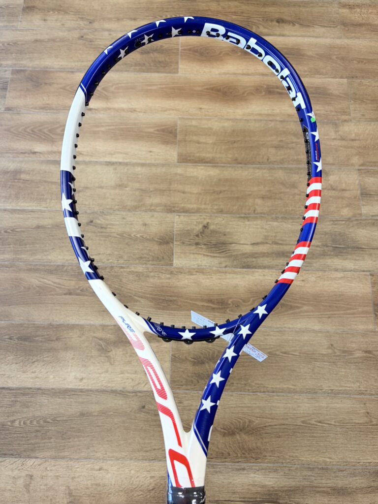 今週のオススメ中古ラケット｛PURE AERO VS US・VCORE SV 98｝(The introduction of our rackets)