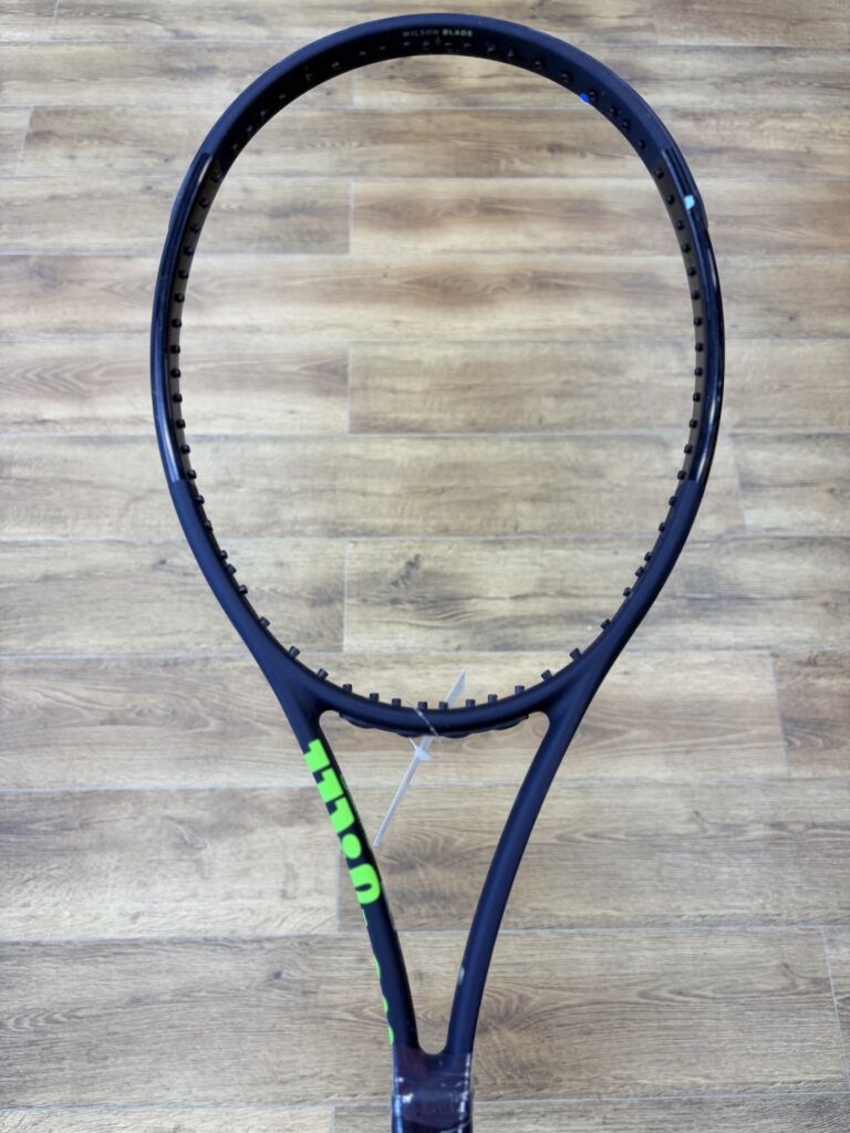 今週のオススメ中古ラケット｛BLADE98 BLACK・CLASH100 MINIONS｝(The introduction of our rackets)
