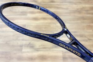 今週のオススメ中古ラケット｛PHANTOM GRAPHITE 100XS・ULTRA100 REVERSE｝(The introduction of our rackets)