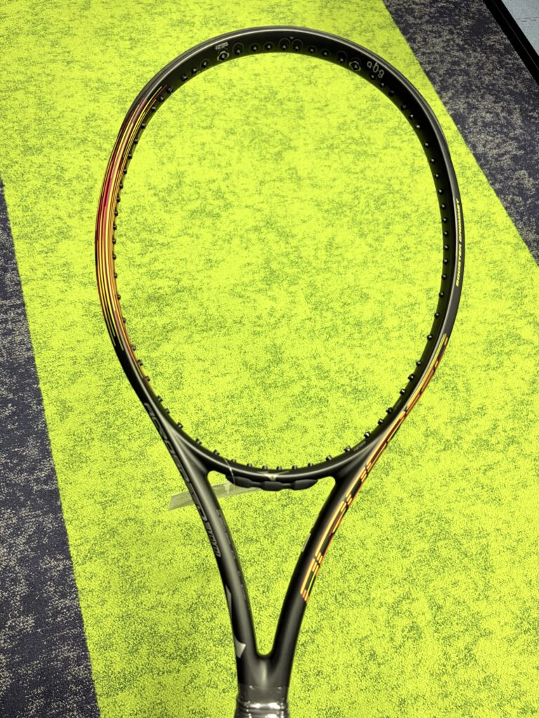 今週のオススメ中古ラケット｛ACROSPEED 300・PRO STAFF 97L CAMO｝(The introduction of our rackets)