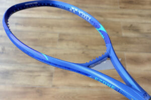 今週のオススメ中古ラケット｛EZONE100・PURE AERO TEAM｝(The introduction of our rackets)