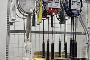 テニス由来の正確な張り。「バドミントン」で体感しませんか？