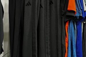ランニング/フィットネスにも使える ADIDAS トラックパンツが再入荷!
